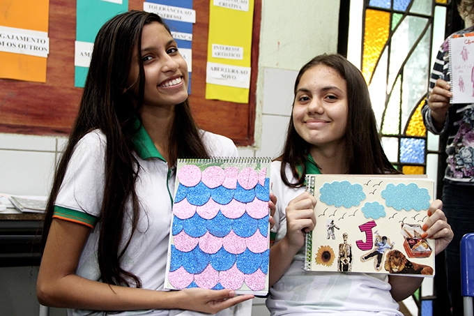 4.35 Students Present Portfolios Courtesy Instituto Alianca